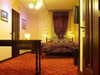 Отель Hotel Kilikiya Ужгород Стандартный двухместный номер с 1 двуспальной кроватью-1