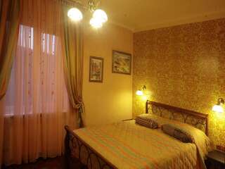 Отель Hotel Kilikiya Ужгород Стандартный двухместный номер с 1 двуспальной кроватью-2